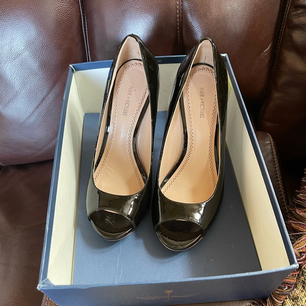 NIB Pour La Victoire, bought it but forgot in my closet.